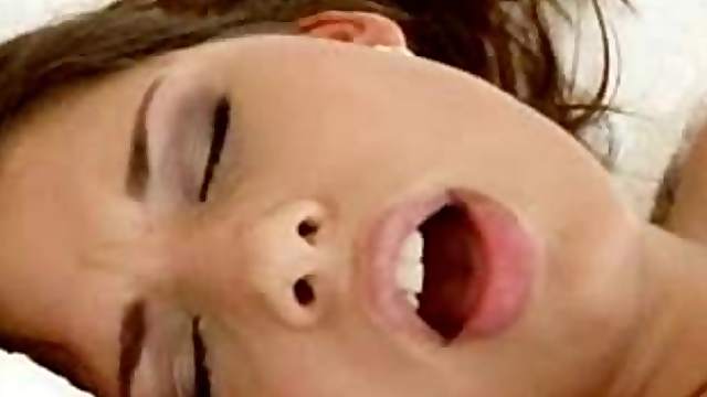 Young hot ladies like to lick vagina
