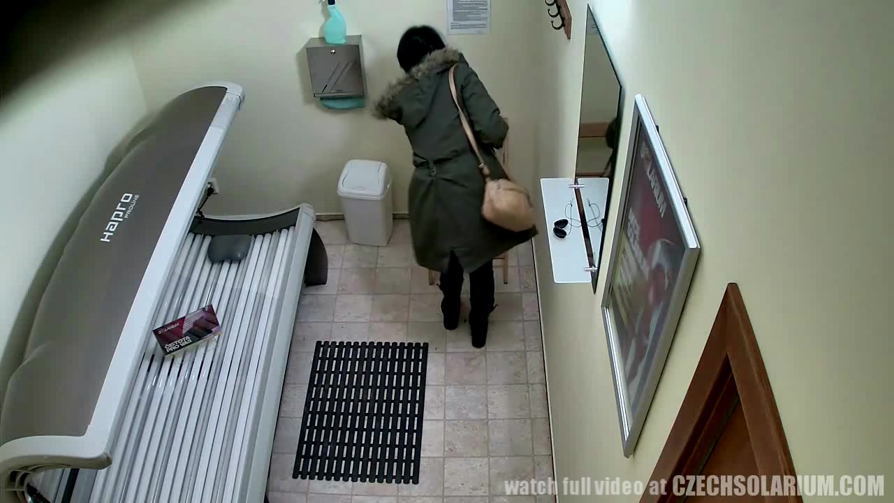 Czech Voyeur in Tanning bed 2 - Sex video on Tube Wolf
